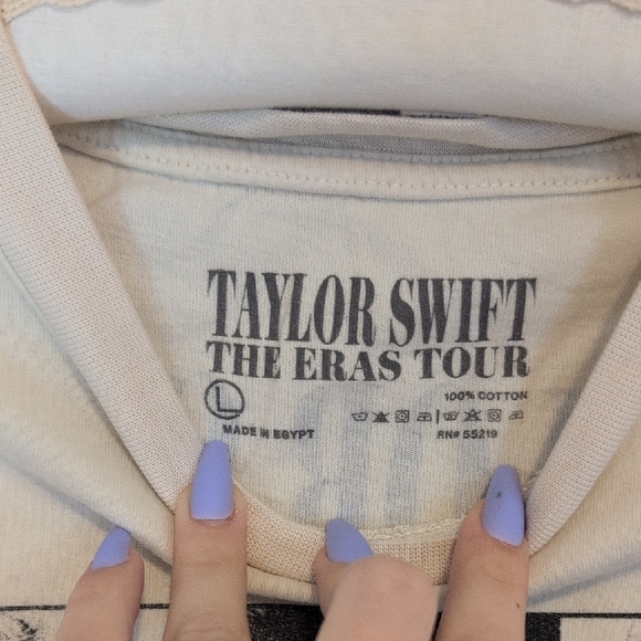 Taylor Swift The Eras Tour T-Shirt - Picture 2 of 3